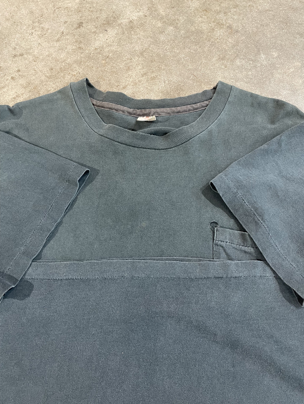 Vintage 90s Faded Distressed Black Pocket Tee Large 23x27